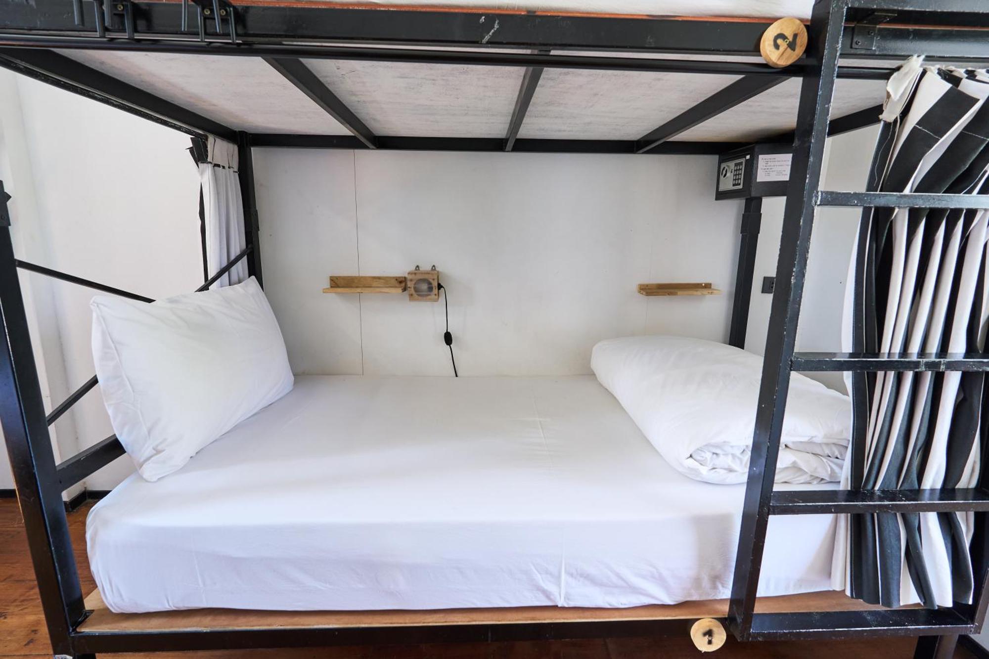 Sherloft Home & Hostel Csiangmaj Kültér fotó
