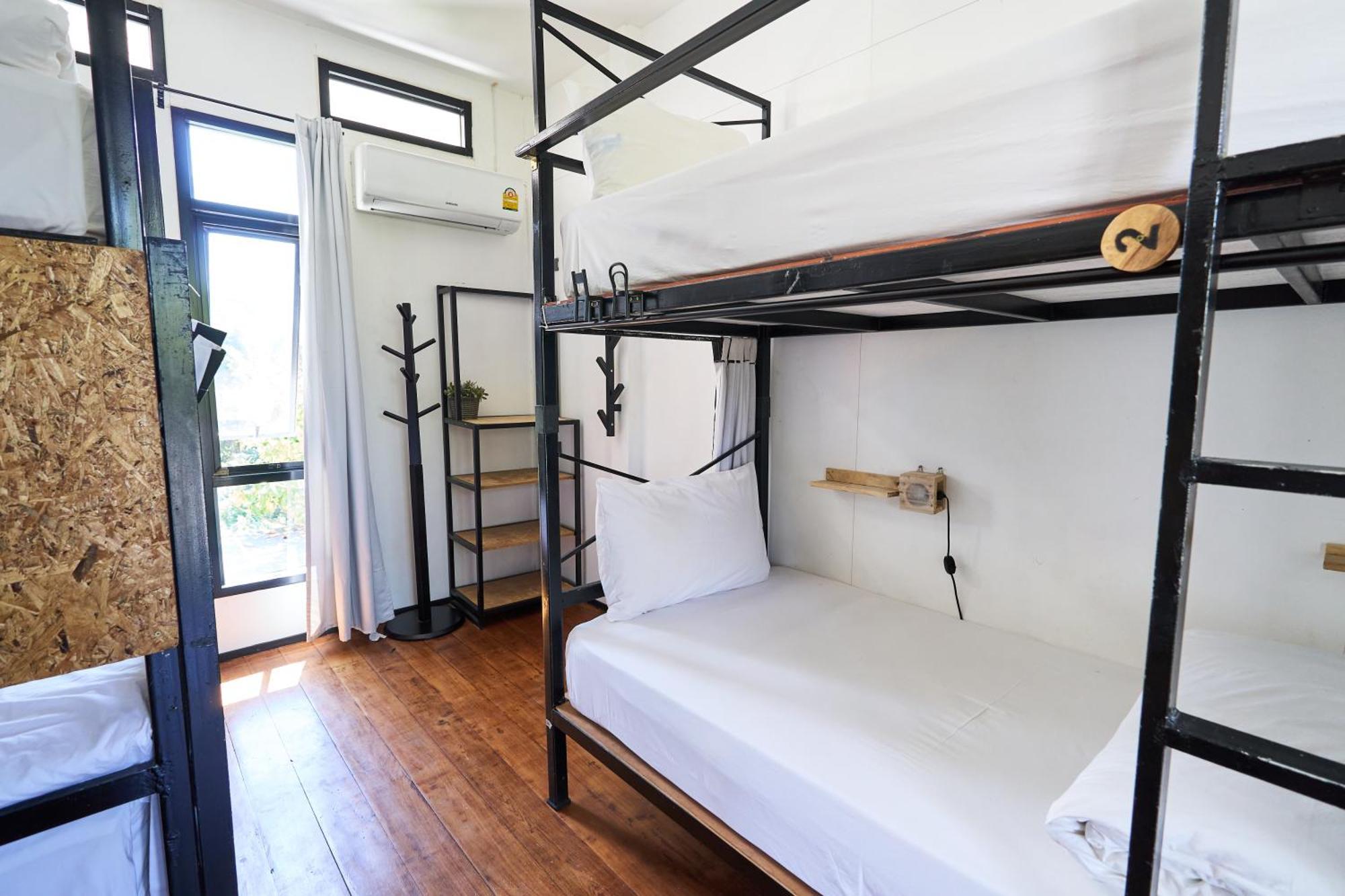 Sherloft Home & Hostel Csiangmaj Kültér fotó